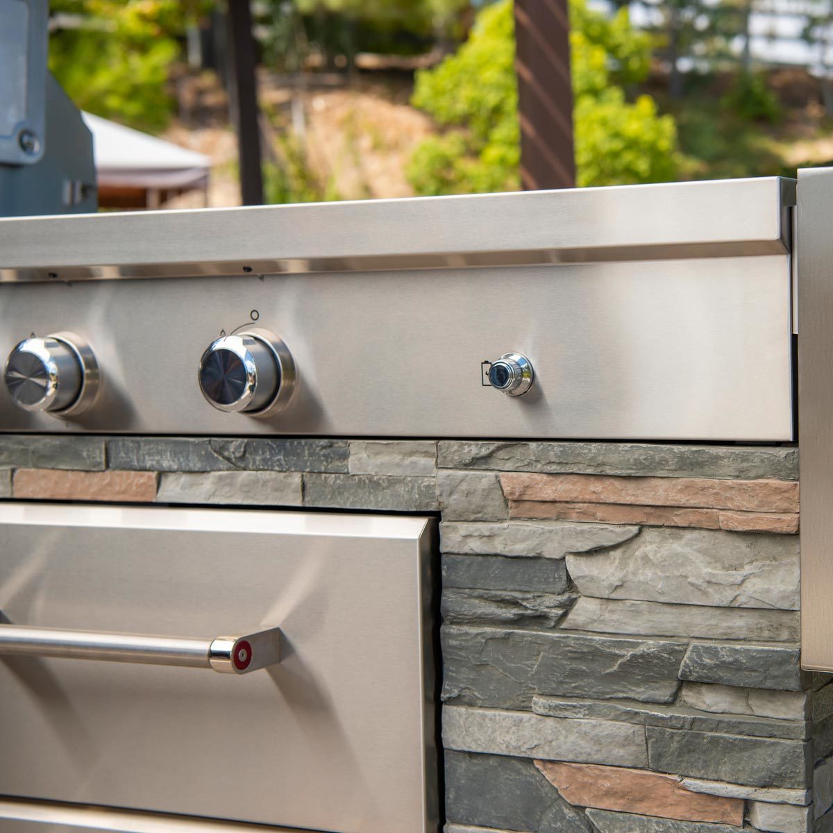 KitchenAid 9 Burner Island Gas Barbecue Grill + Cover
