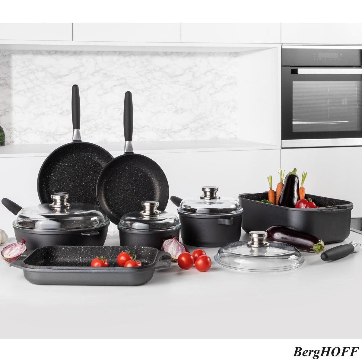 http://signatureretailstores.co.uk/cdn/shop/products/berghoff-eurocast-non-stick-11-piece-cookware-set-591475.jpg?v=1609818125