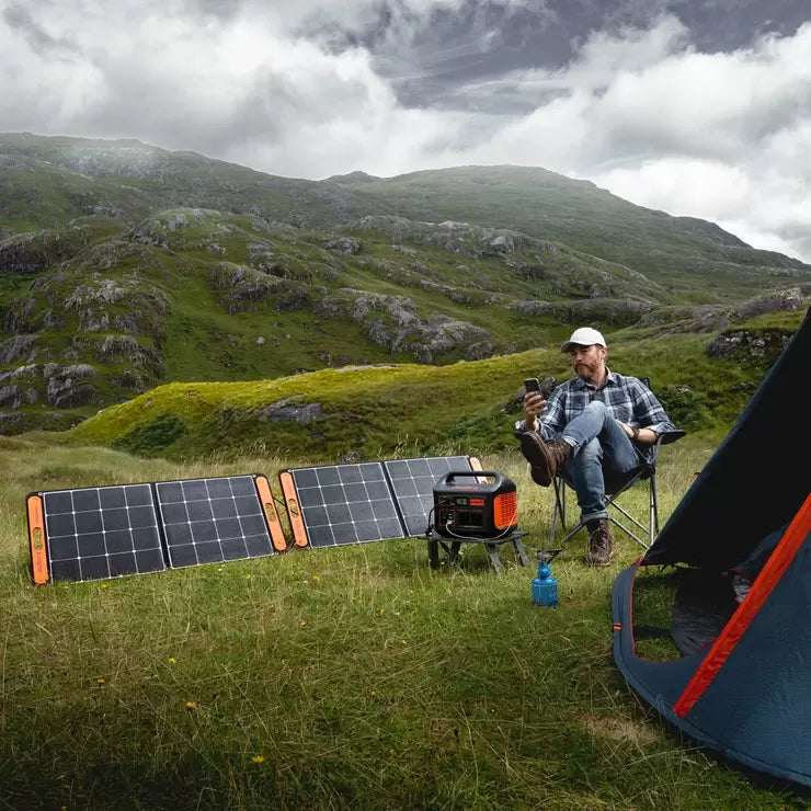 Jackery Explorer 1000 1002Wh and Explorer 500 518Wh Portable Power Stations with 2 x SolarSaga Solar Panels
