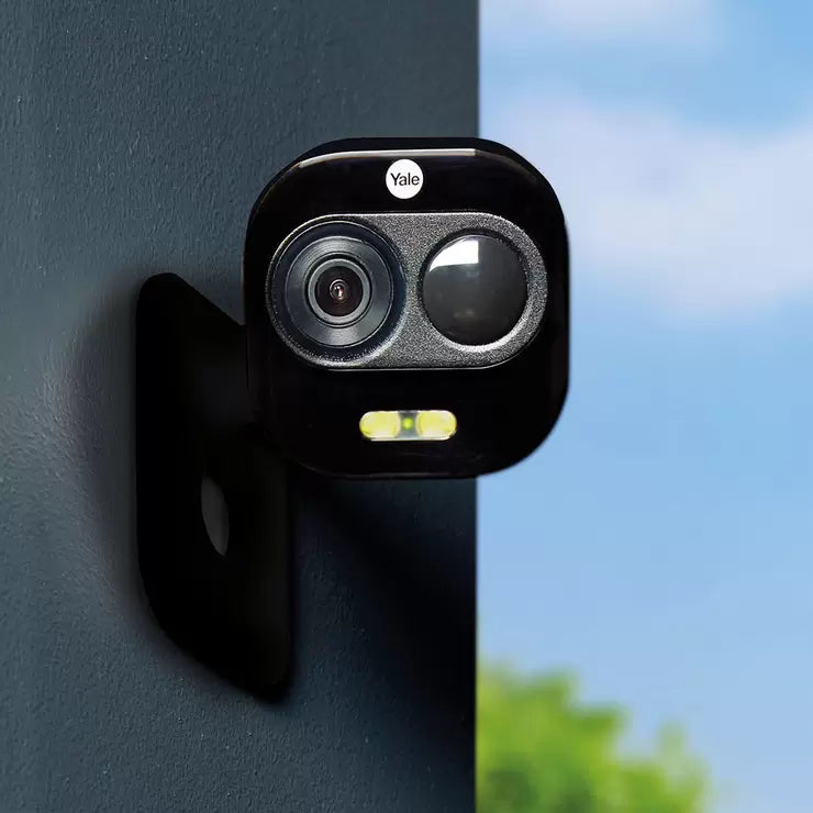 Yale IA-340 20pc Sync Smart Home Alarm with x6 Motion Sensors, x6 Window/Door Sensors and x2 Cameras