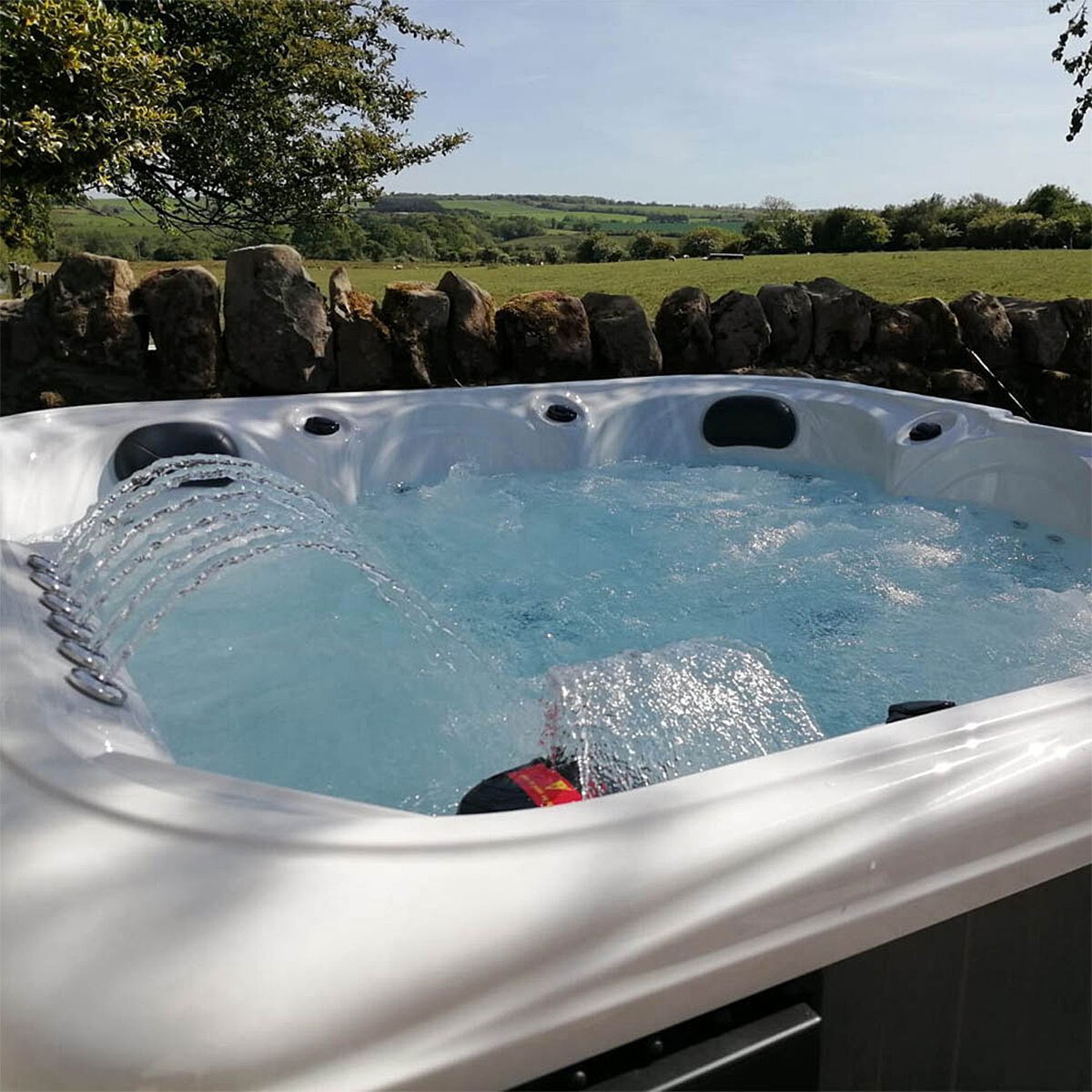 Blue Whale Spa Fisher Cove 90-Jet 6 Person Hot Tub - Delivered and Installed - Signature Retail Stores